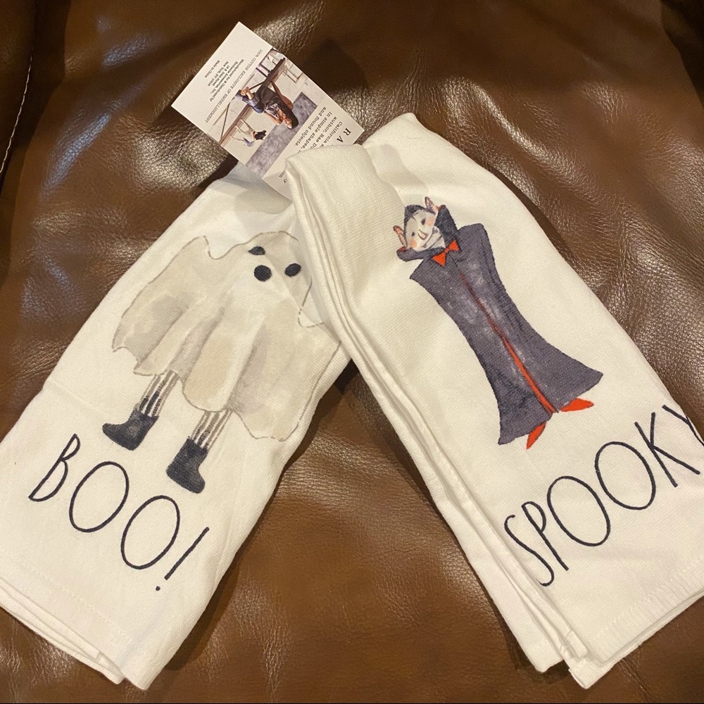 Rae Dunn BOO Ghost & SPOOKY Dracula Halloween Towel Set NEW!!